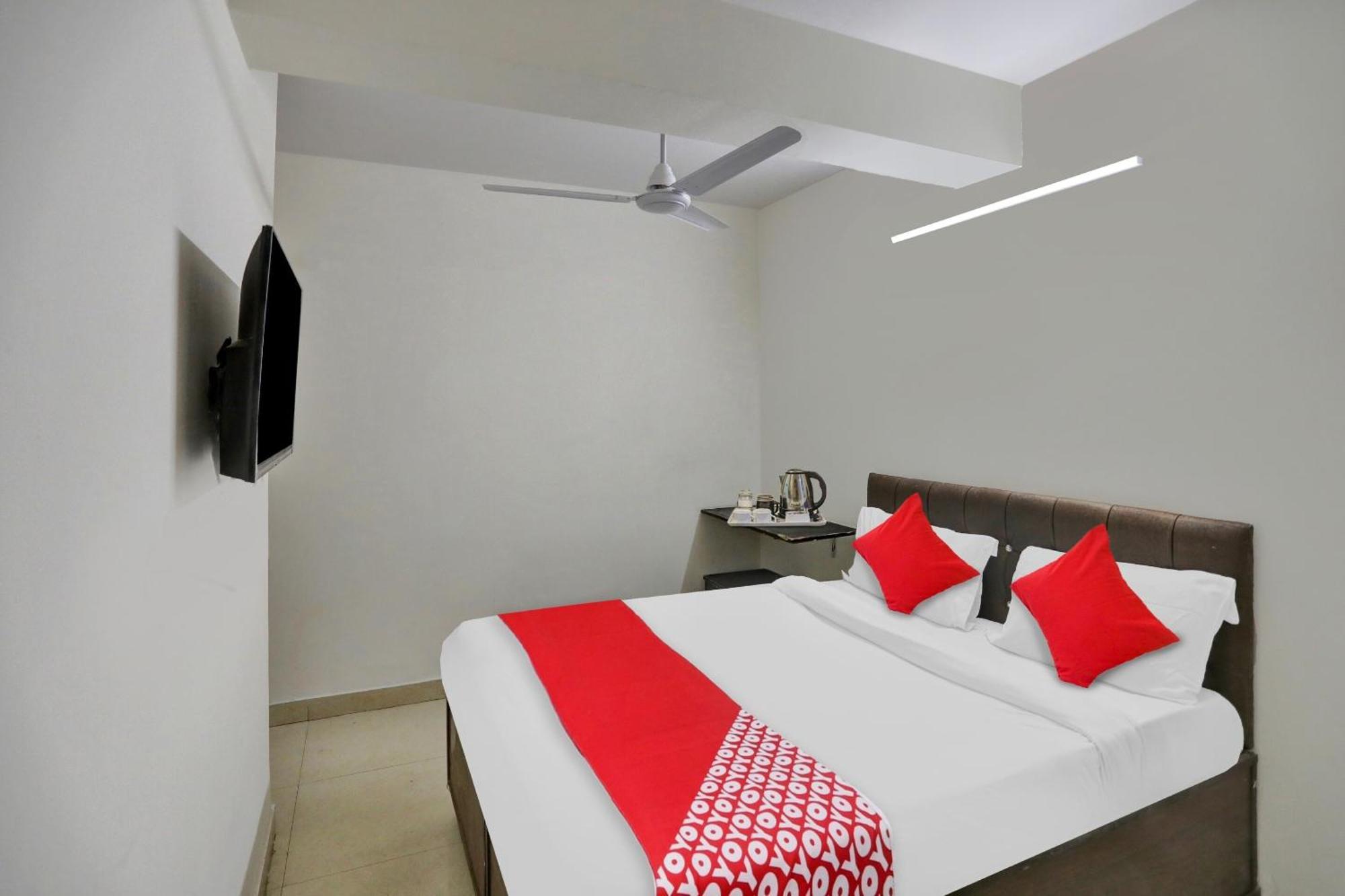 Hotel O Kalkaji Delhi Nuova Delhi Esterno foto