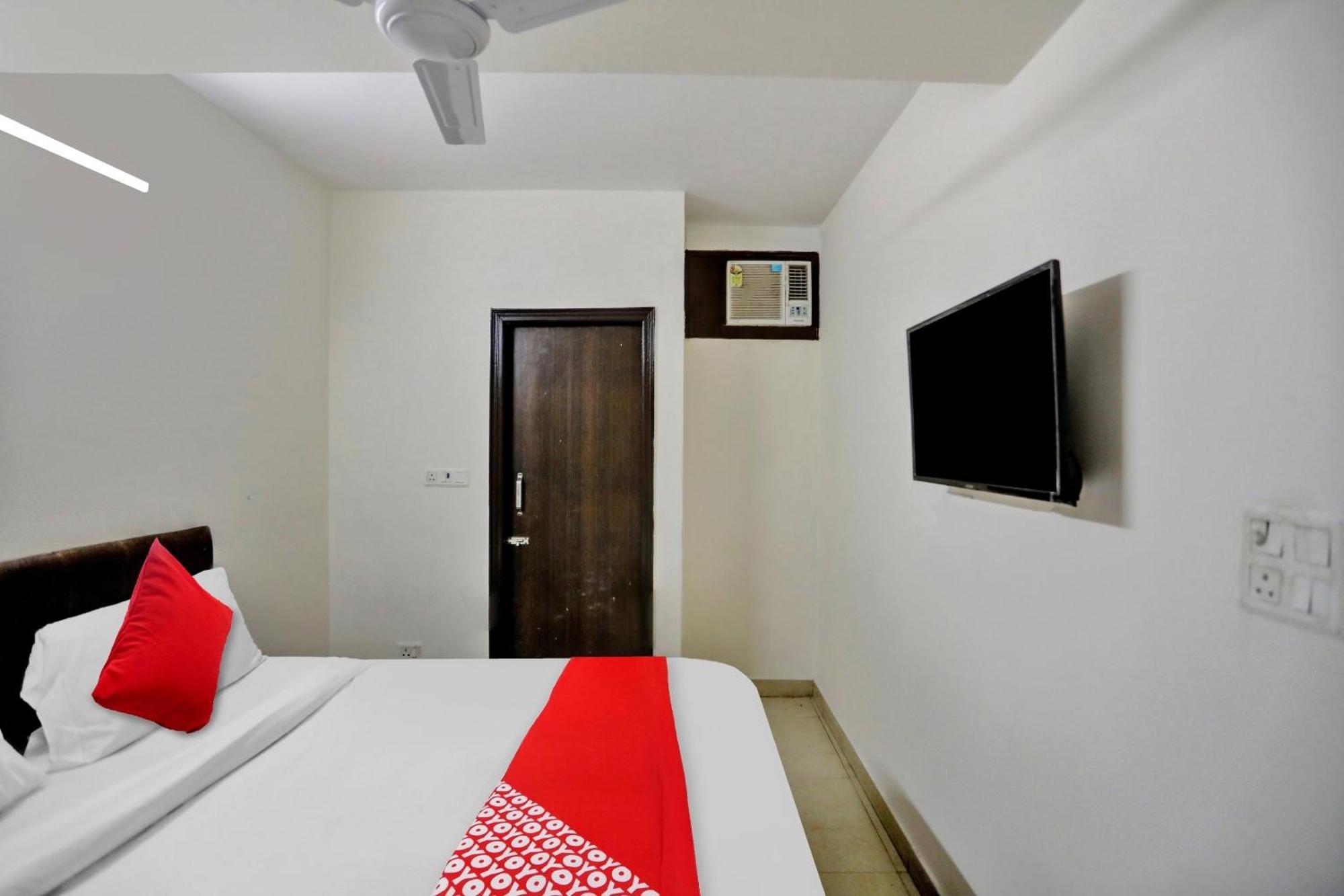 Hotel O Kalkaji Delhi Nuova Delhi Esterno foto