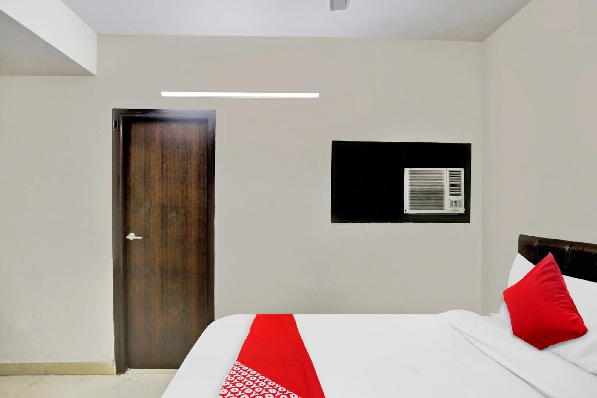 Hotel O Kalkaji Delhi Nuova Delhi Esterno foto
