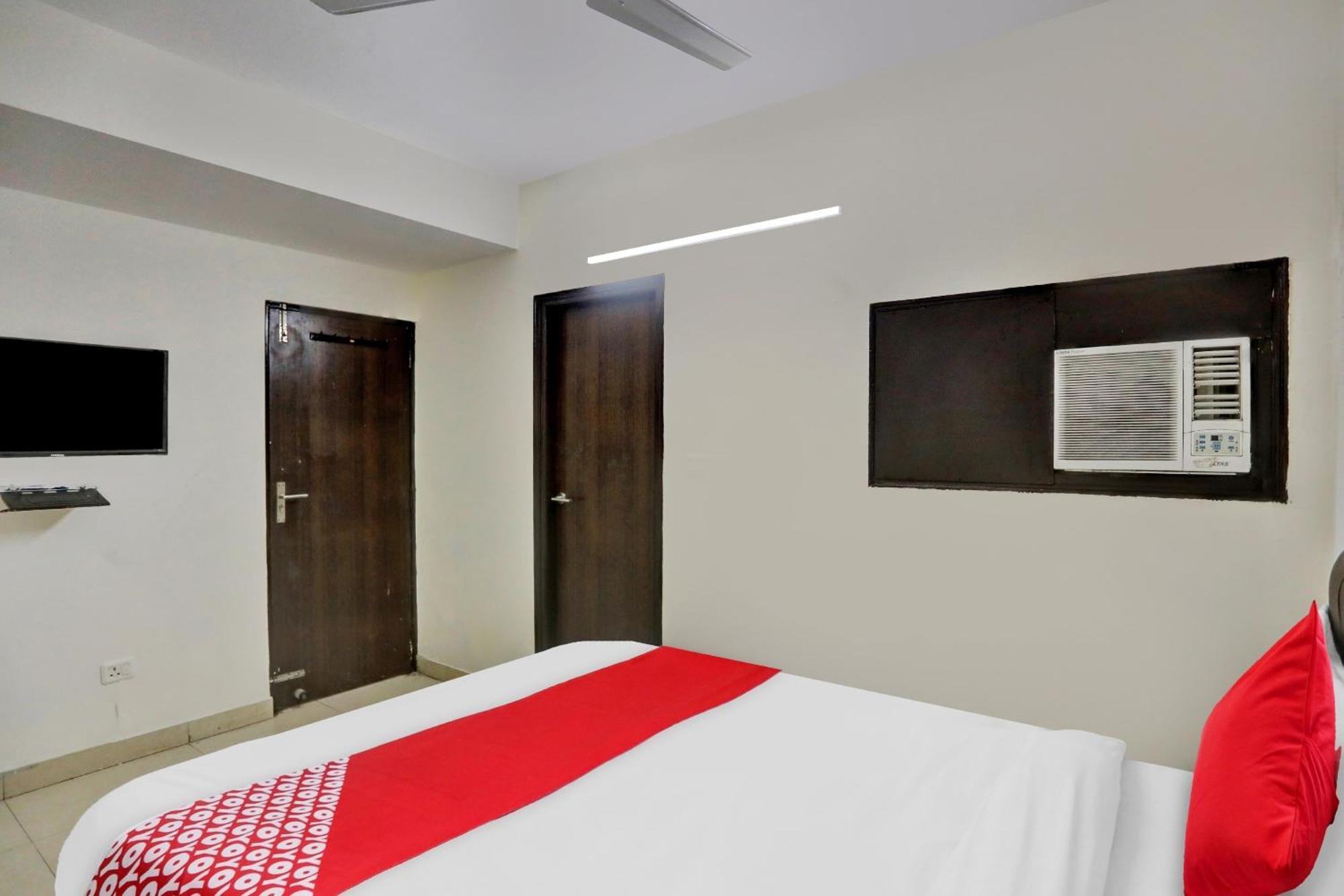 Hotel O Kalkaji Delhi Nuova Delhi Esterno foto