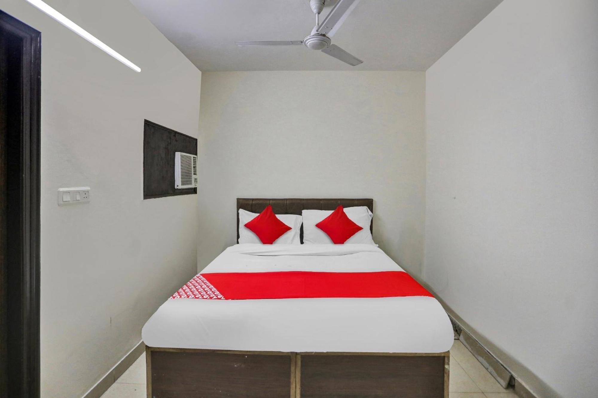 Hotel O Kalkaji Delhi Nuova Delhi Esterno foto