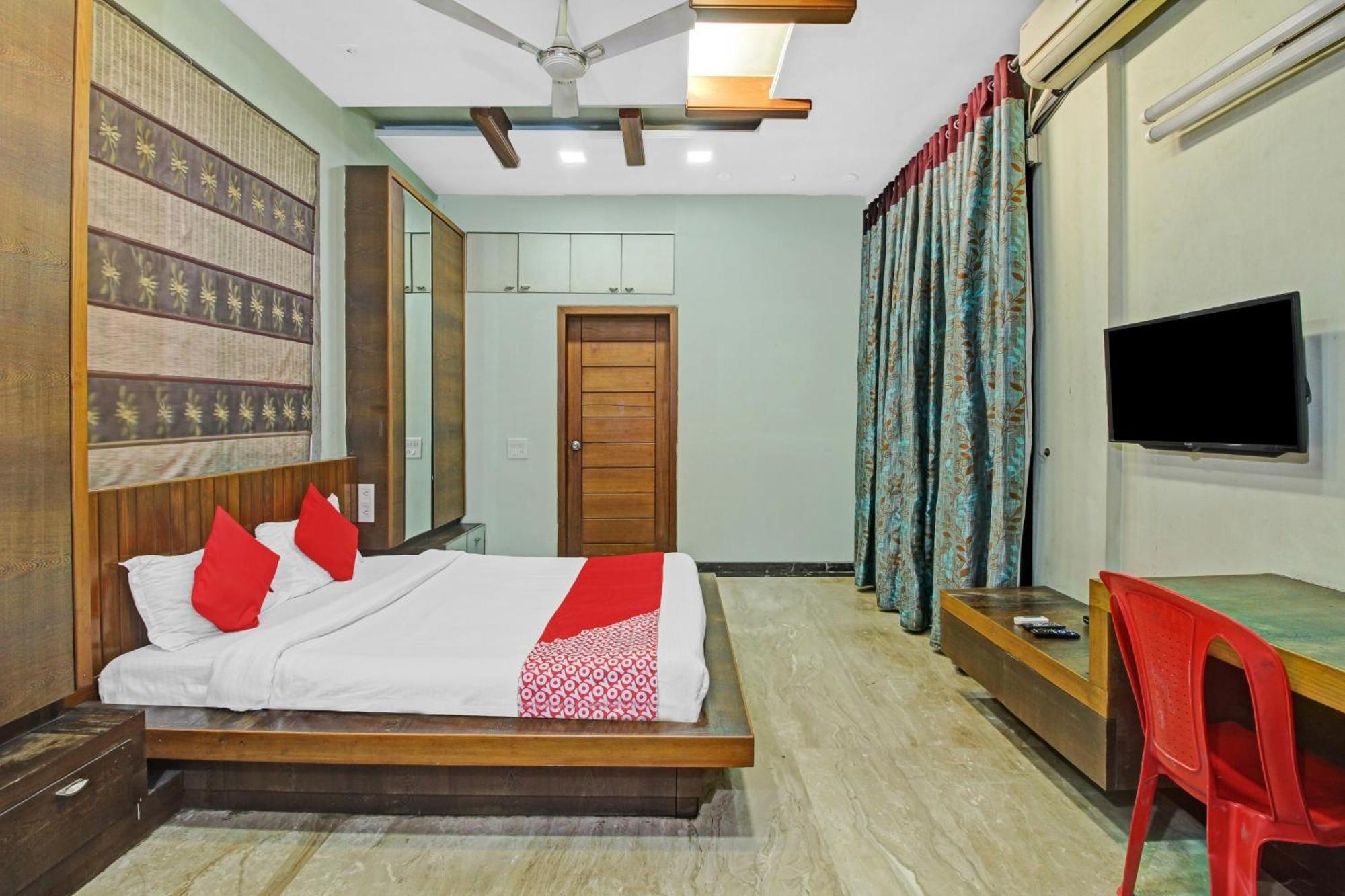 Hotel O Kalkaji Delhi Nuova Delhi Esterno foto