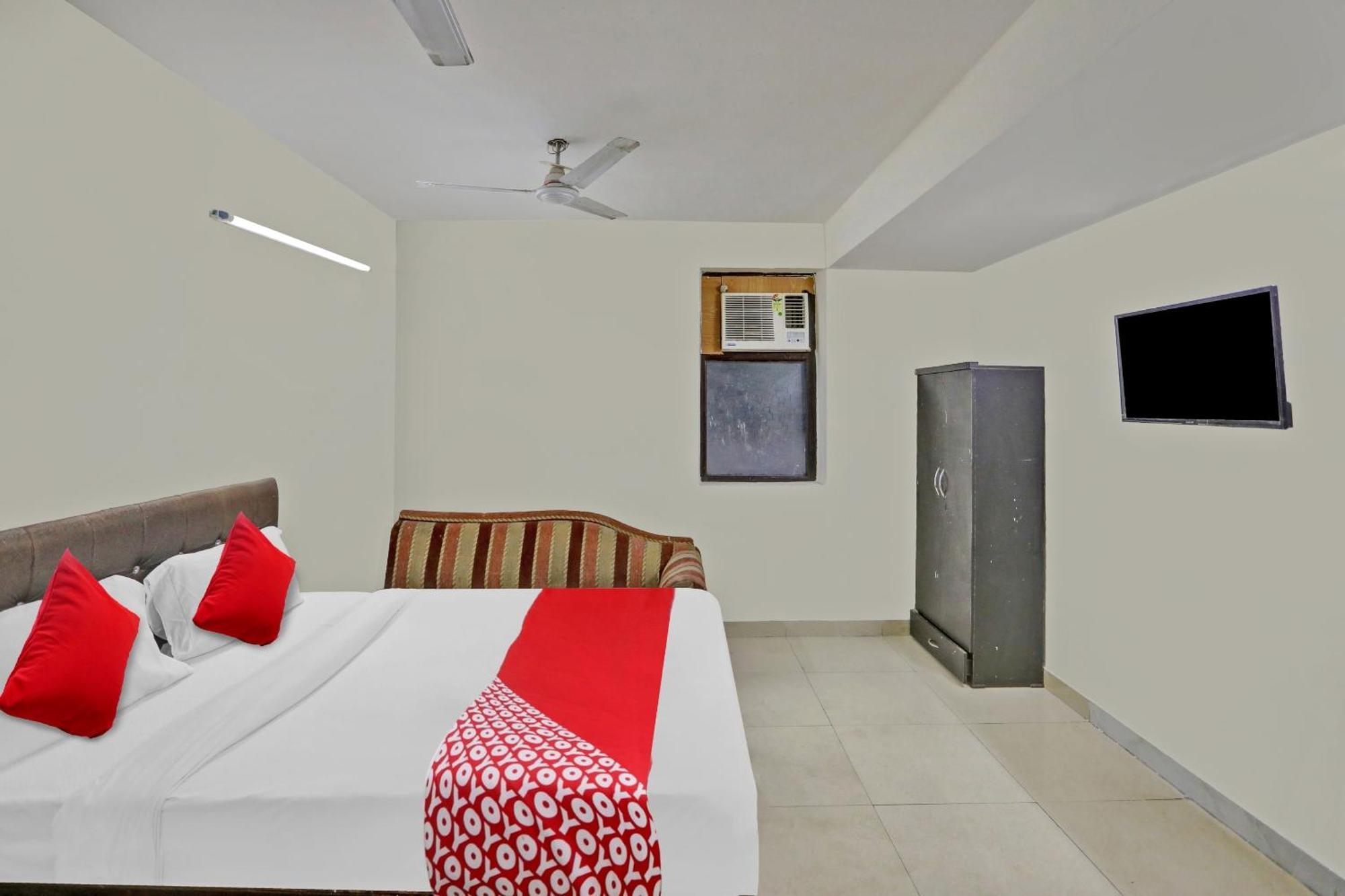 Hotel O Kalkaji Delhi Nuova Delhi Esterno foto