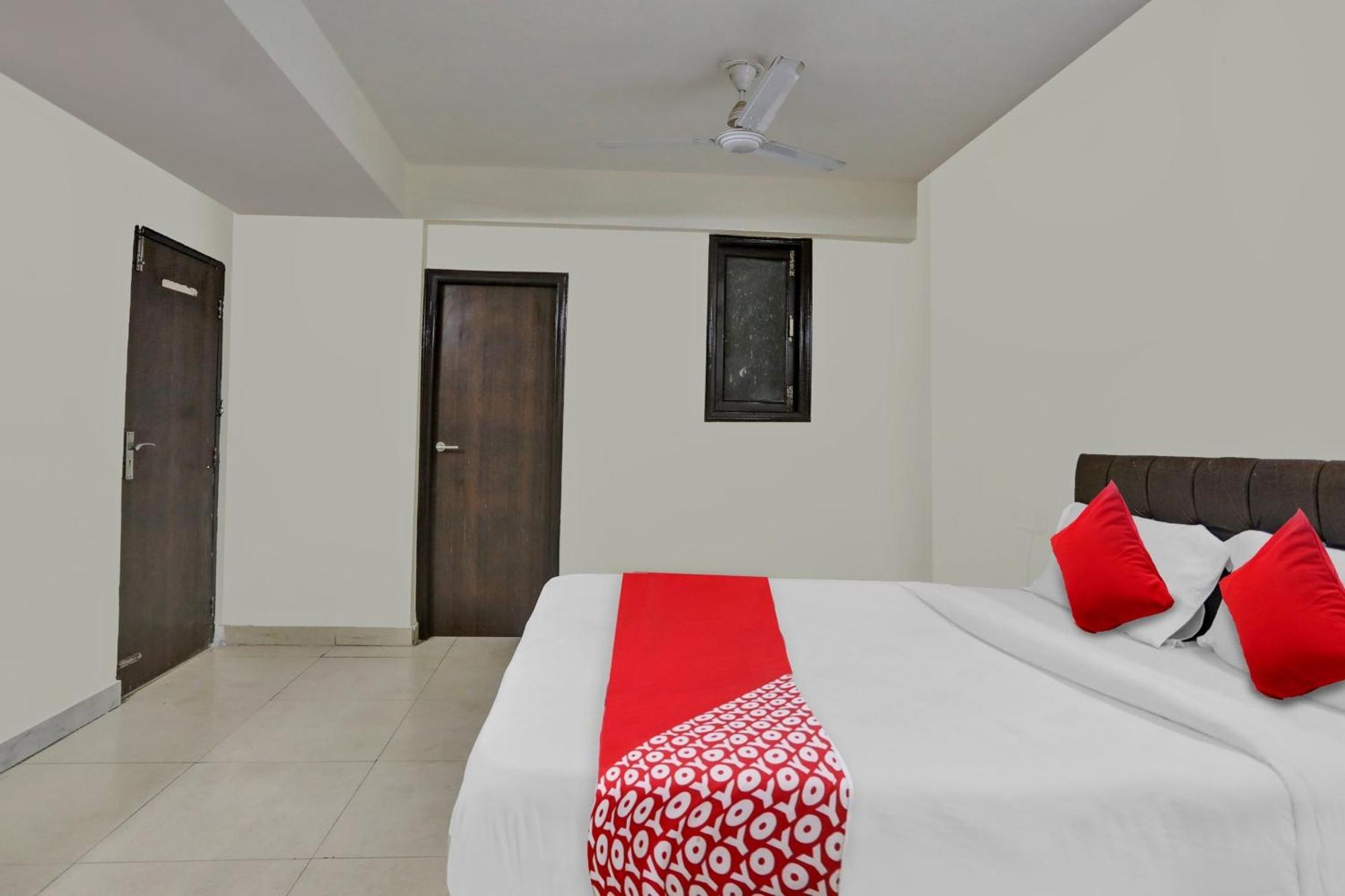 Hotel O Kalkaji Delhi Nuova Delhi Esterno foto